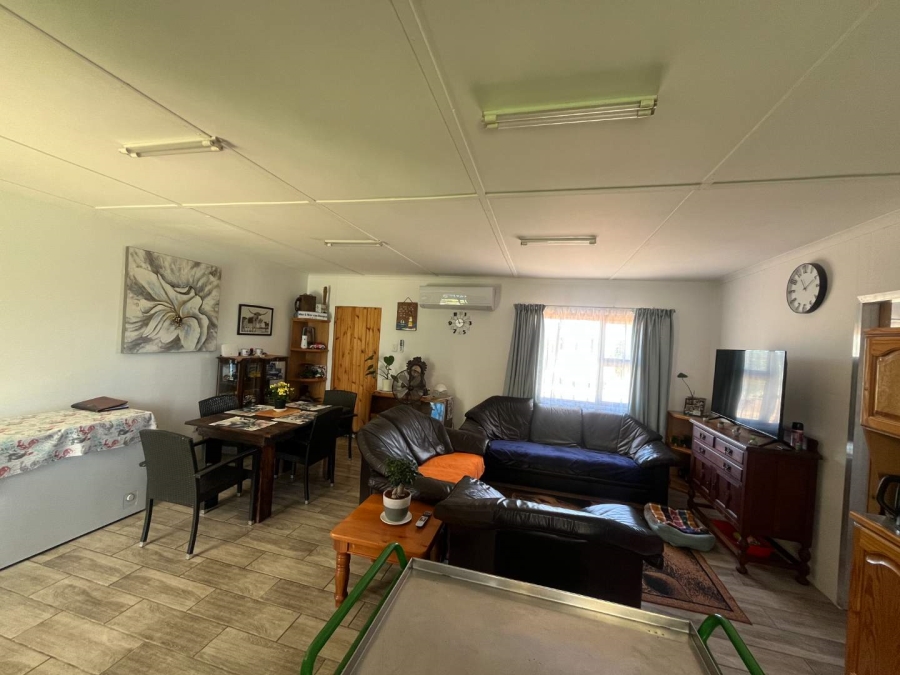 2 Bedroom Property for Sale in Kanoneiland Northern Cape